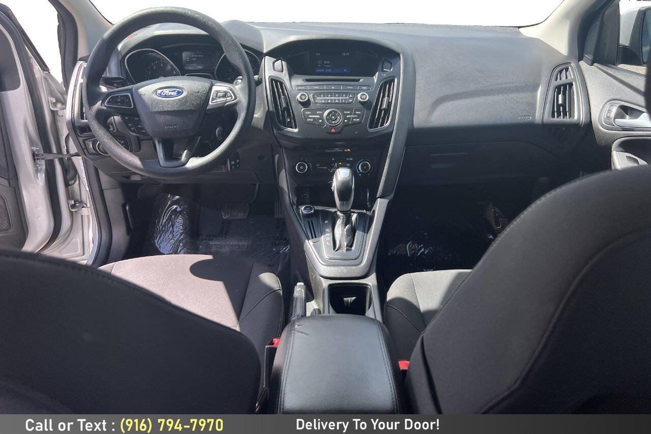 Used 2016 Ford Focus SE FWD image 15