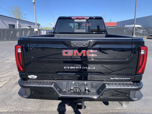 Used 2025 GMC Sierra 2500 Denali w/ Denali Reserve Package AWD/4WD image 6