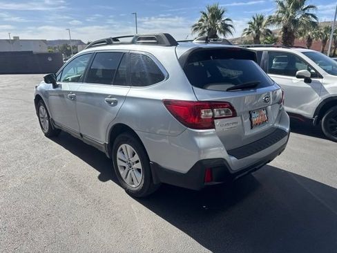 Used 2018 Subaru Outback 2.5i Premium AWD/4WD image 4