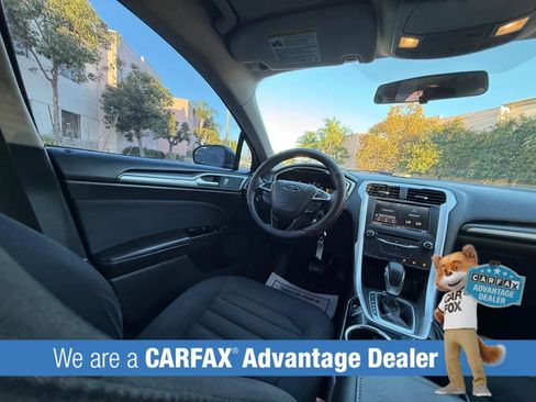 Used 2015 Ford Fusion SE FWD image 31