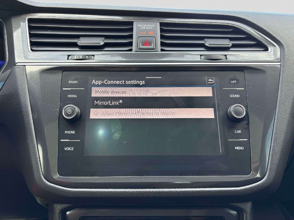 Used 2022 Volkswagen Tiguan SE AWD/4WD image 35