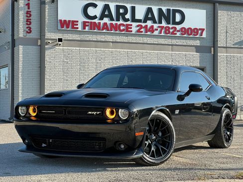 Used 2015 Dodge Challenger R/T Scat Pack w/ Scat Pack Appearance Package RWD image 1