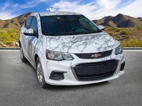 Used 2017 Chevrolet Sonic LT image 3