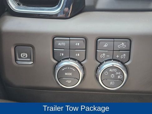 Used 2024 GMC Sierra 1500 Denali w/ Technology Package AWD/4WD image 23