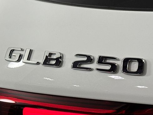 New 2026 Mercedes-Benz GLB 250 image 8