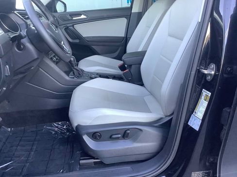 Used 2021 Volkswagen Tiguan SE AWD/4WD image 11