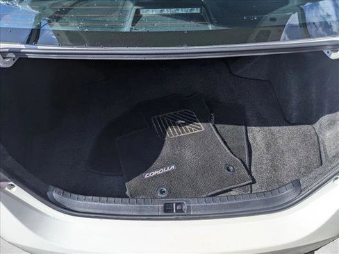 Used 2017 Toyota Corolla SE image 17