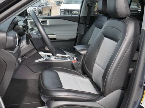 Used 2023 Ford Explorer XLT w/ Equipment Group 202A AWD/4WD image 25