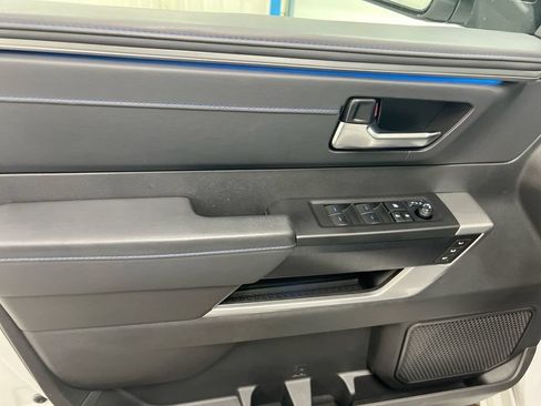 Used 2024 Toyota Tundra Platinum AWD/4WD image 21