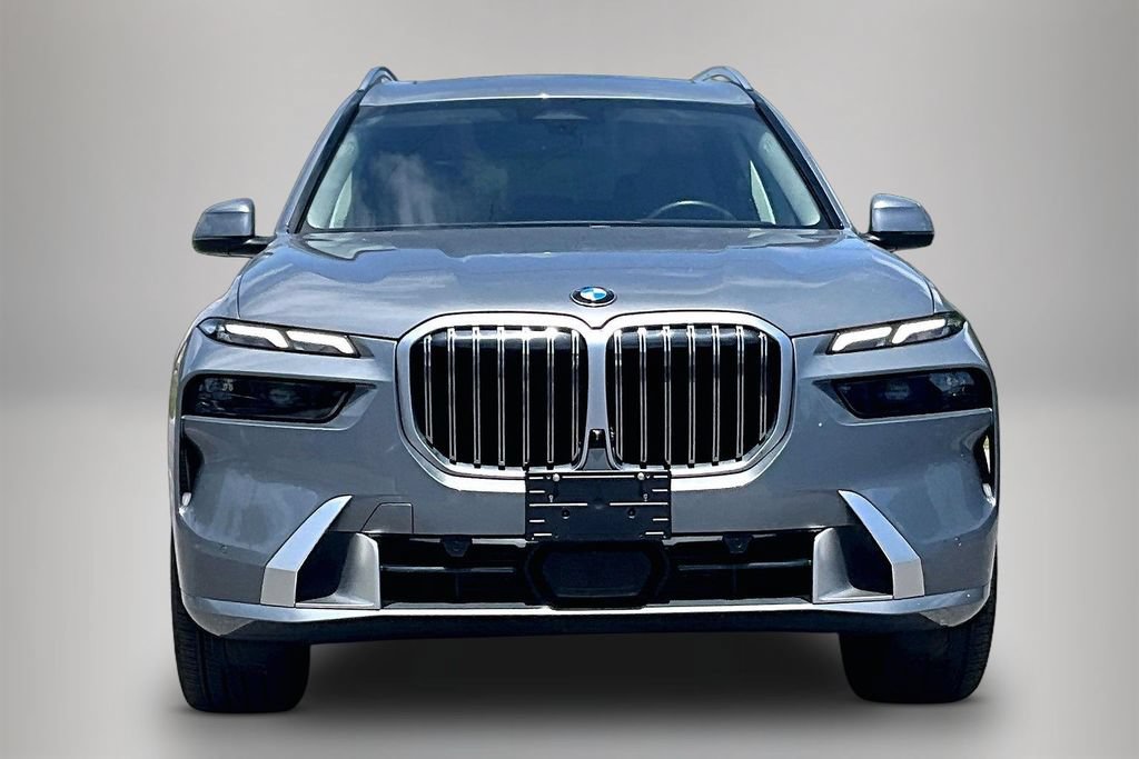 Used 2026 BMW X7 xDrive40i AWD/4WD image 3