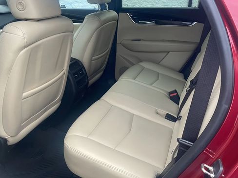 Used 2019 Cadillac XT5 AWD image 23