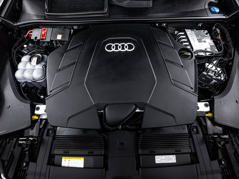 Certified 2025 Audi Q8 Premium Plus w/ Premium Plus Package image 18