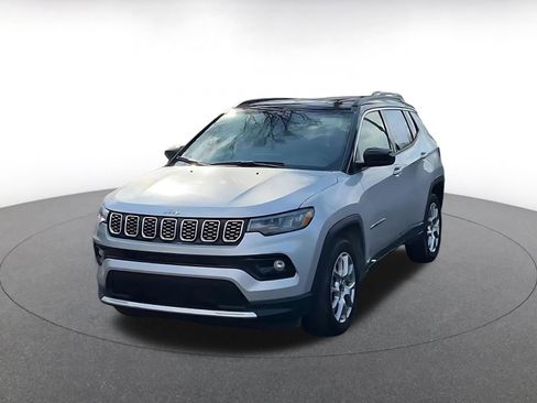 Used 2025 Jeep Compass Limited image 7
