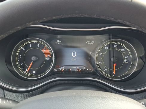 Used 2022 Jeep Cherokee Trailhawk w/ Comfort/Convenience Group AWD/4WD image 19