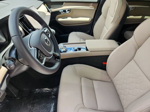 New 2026 Volvo XC90 B6 Plus w/ Protection Package AWD/4WD image 4