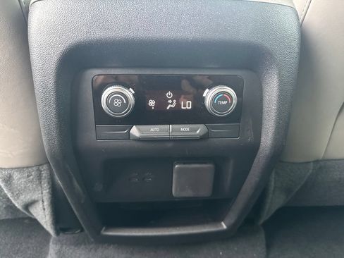 Used 2026 GMC Acadia Elevation w/ Elevation Premium Package AWD/4WD image 26