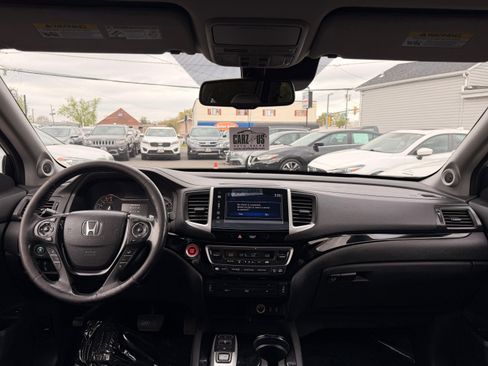 Used 2016 Honda Pilot Touring image 36