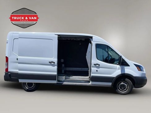 Used 2018 Ford Transit 250 148 Medium Roof RWD image 35