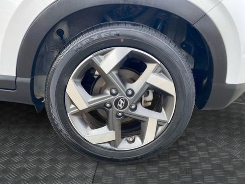 Used 2024 Hyundai Venue SEL image 34