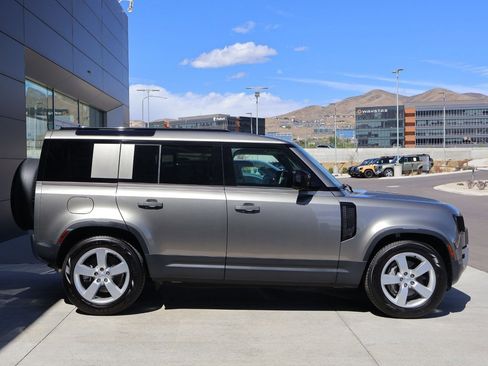 Used 2025 Land Rover Defender 110 S AWD/4WD image 5