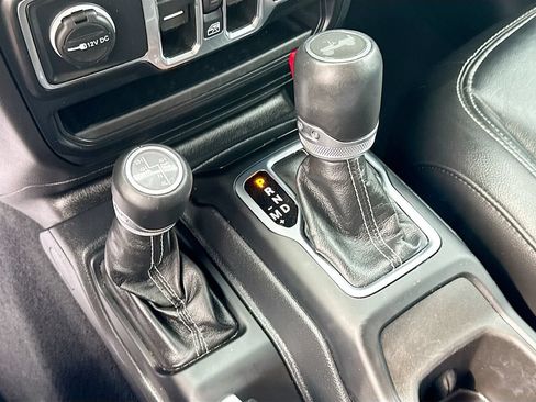 Used 2023 Jeep Wrangler Unlimited Sahara AWD/4WD image 18