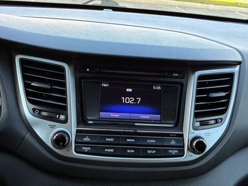 Used 2017 Hyundai Tucson SE AWD/4WD image 20