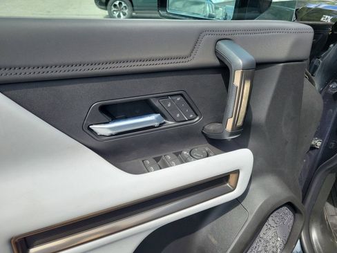 New 2025 GMC Hummer EV 2X image 8