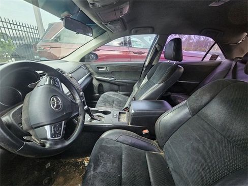 Used 2015 Toyota Camry XSE image 8