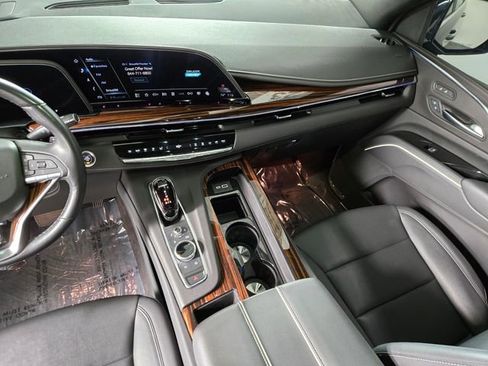 Used 2023 Cadillac Escalade Luxury image 17