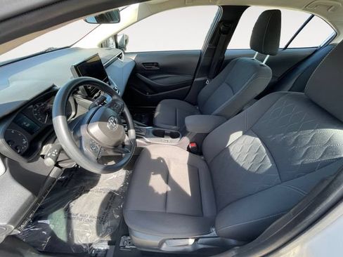 Used 2025 Toyota Corolla LE FWD image 9