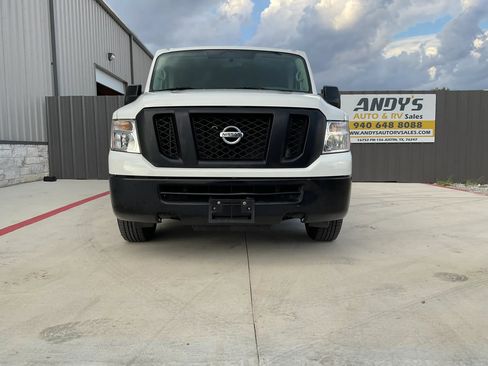 Used 2018 Nissan NV 3500 S RWD image 3