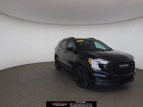 Used 2022 GMC Terrain SLE w/ Driver Convenience Package FWD image 1