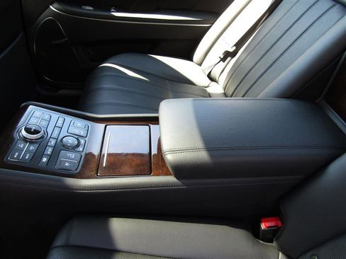 Used 2013 Hyundai Equus Ultimate image 33