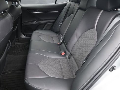 Used 2021 Toyota Camry XSE image 10