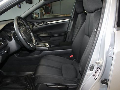 Used 2018 Honda Civic Sport image 11