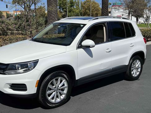 Used 2017 Volkswagen Tiguan Wolfsburg Edition FWD image 47