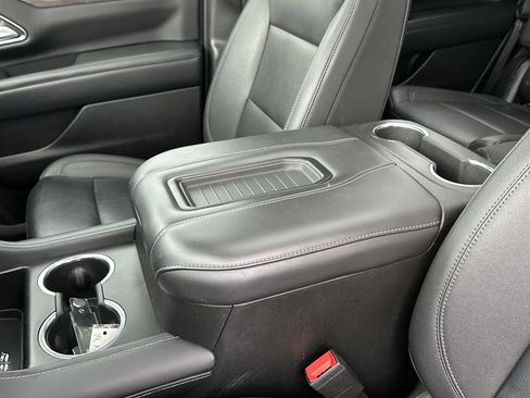 Used 2022 Chevrolet Tahoe Z71 w/ Z71 Off-Road Package image 16