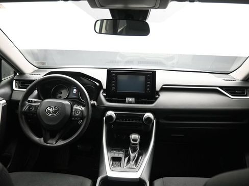 Used 2019 Toyota RAV4 LE FWD image 35