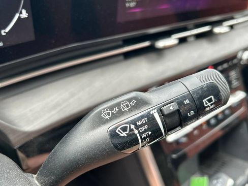 Used 2024 Kia Carnival SX FWD image 27