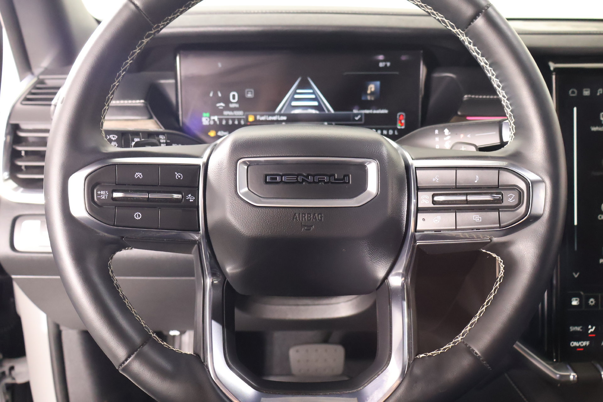 Used 2025 GMC Acadia Denali FWD image 3
