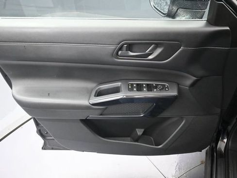 Used 2024 Nissan Pathfinder SV AWD/4WD image 22