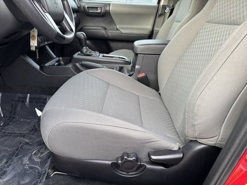 Certified 2022 Toyota Tacoma SR image 6