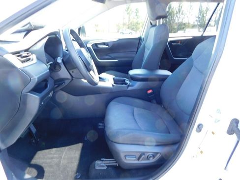Used 2019 Toyota RAV4 XLE w/ Convenience Package image 13