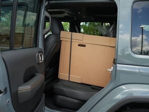 New 2026 Jeep Wrangler Unlimited Sahara AWD/4WD image 13
