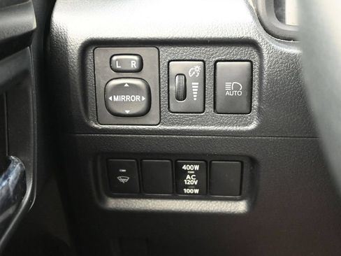 Used 2021 Toyota 4Runner TRD Off-Road Premium AWD/4WD image 17