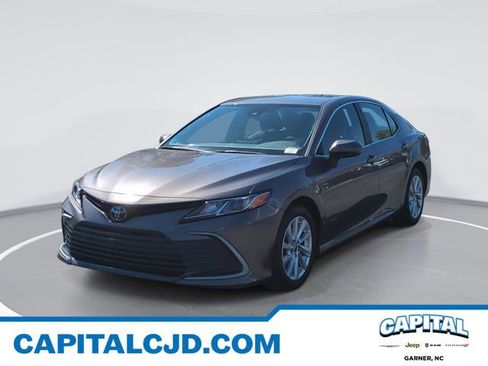 Used 2023 Toyota Camry LE image 1