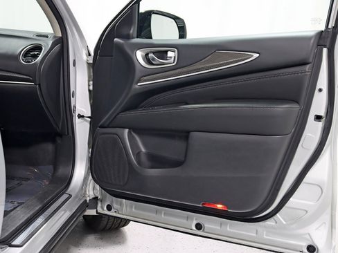 Used 2017 INFINITI QX60 Luxe image 32