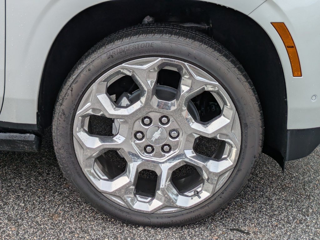 New 2025 Chevrolet Tahoe High Country AWD/4WD image 13