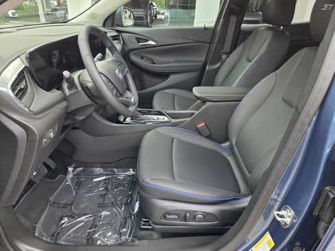 Used 2026 Buick Encore GX Sport Touring w/ Comfort Package FWD image 4