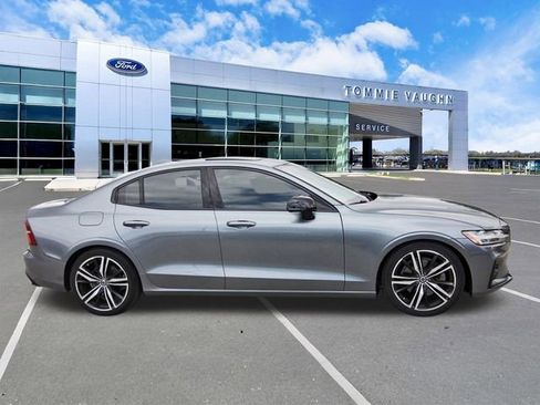 Used 2019 Volvo S60 T5 R-Design FWD image 5